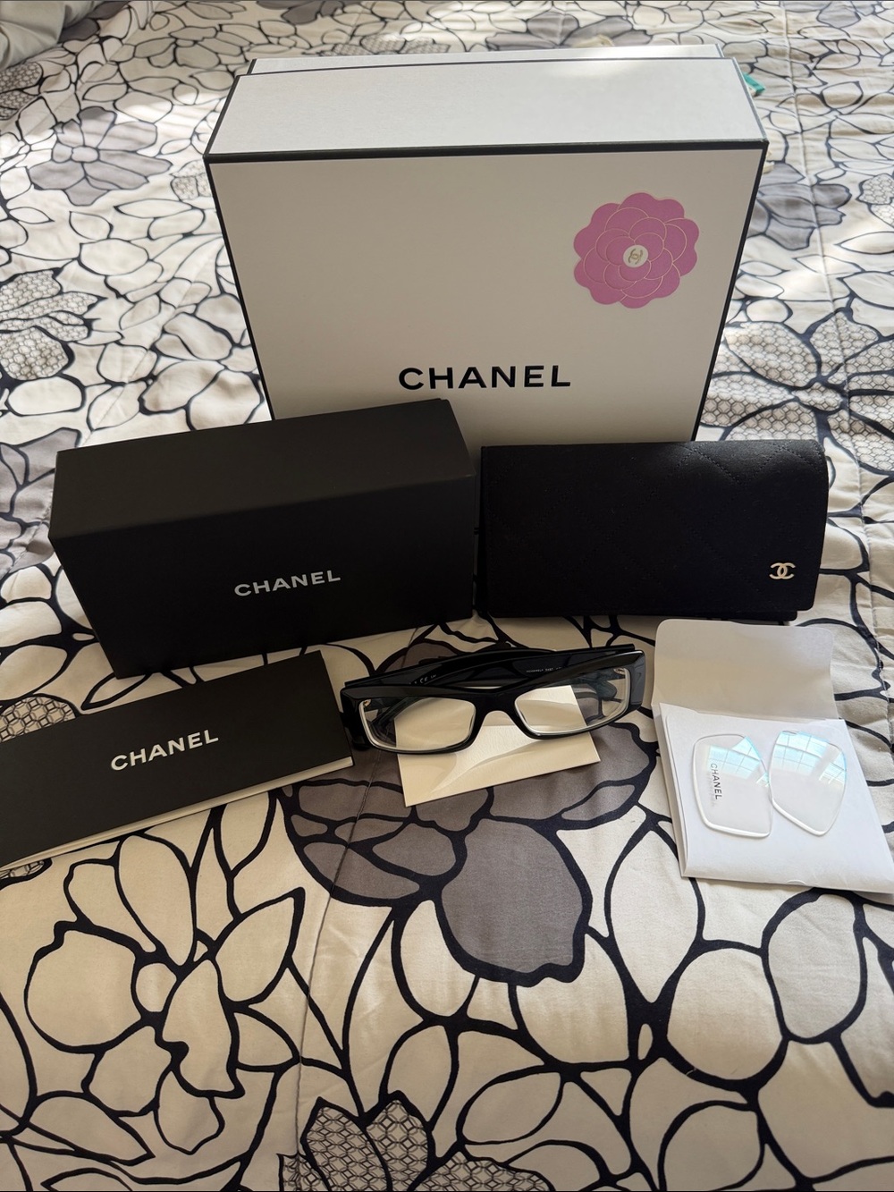 Like new CHANEL Rectangle eyeglasses - Picture 6 of 8